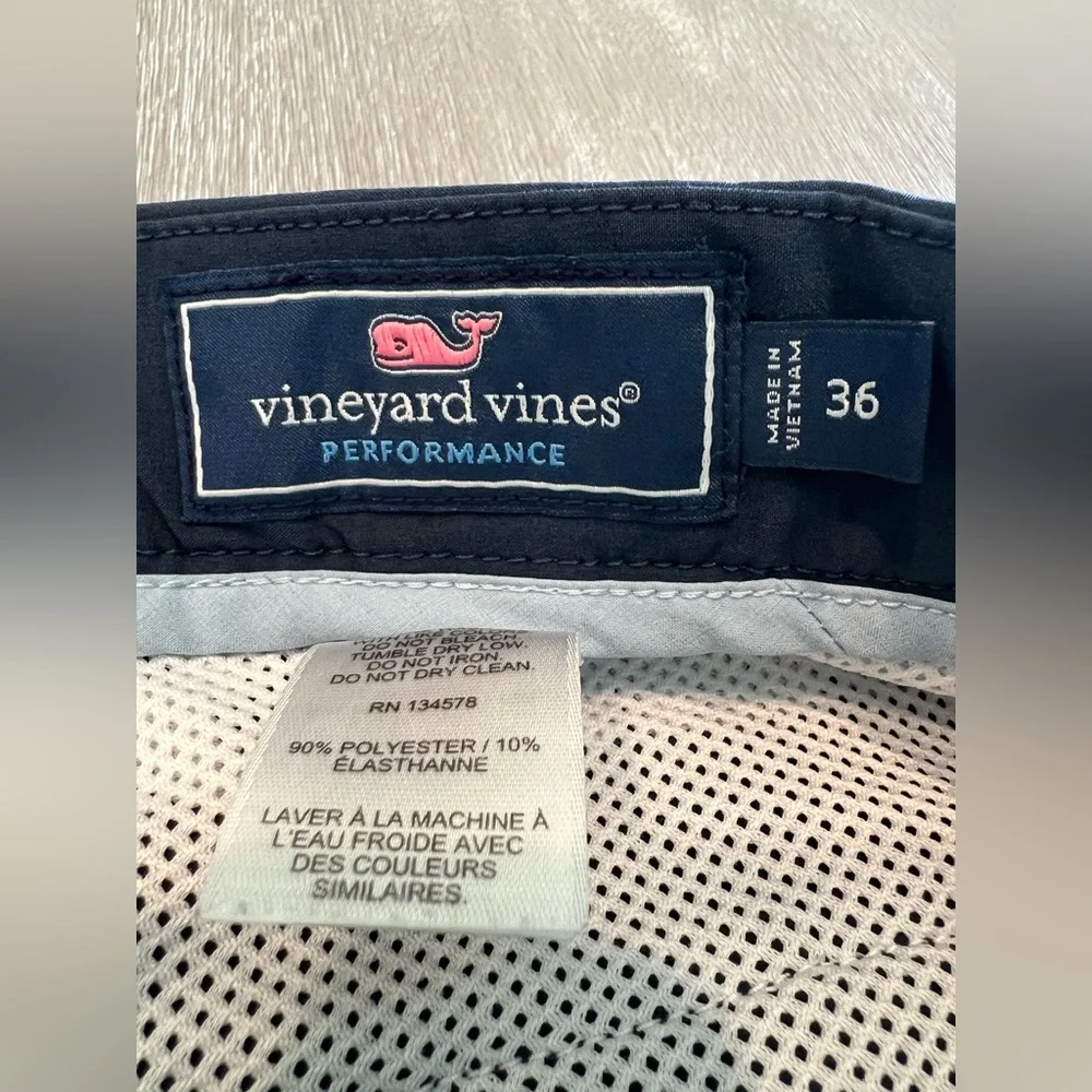Vineyard Vines breaker shorts Men's Navy Blue Shorts size 36